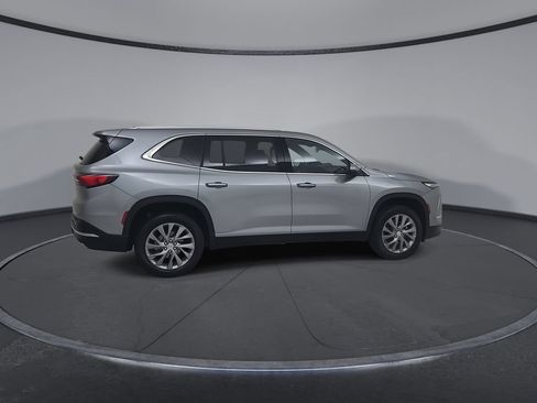 Used 2025 Buick Enclave Preferred FWD image 17