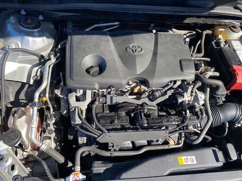 Used 2022 Toyota Camry SE image 19