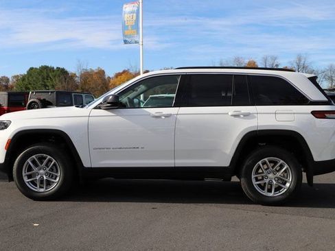 New 2025 Jeep Grand Cherokee Laredo X w/ Luxury Tech Group I AWD/4WD image 3