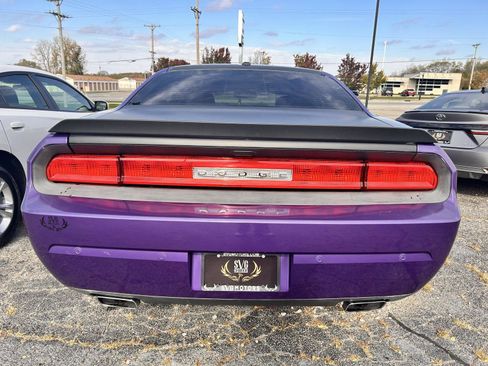 Used 2014 Dodge Challenger R/T image 4