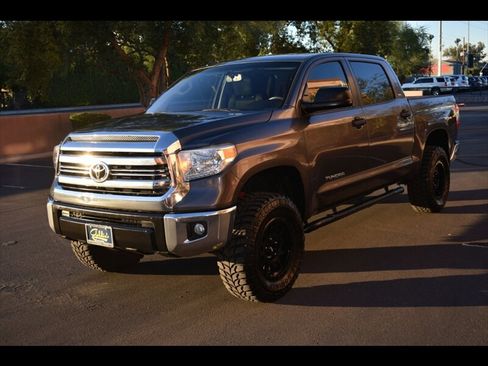 Used 2016 Toyota Tundra SR5 w/ SR5 Upgrade Package image 3