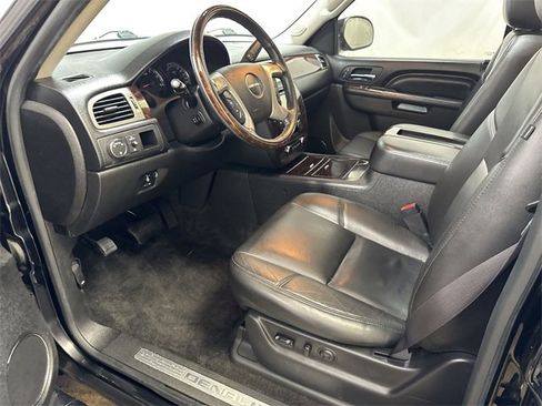 Used 2014 GMC Yukon Denali image 12