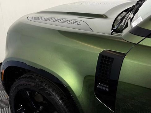 New 2026 Land Rover Defender 130 X-Dynamic SE image 11