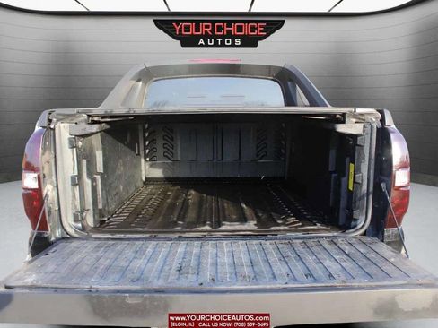 Used 2011 Chevrolet Avalanche LS image 9