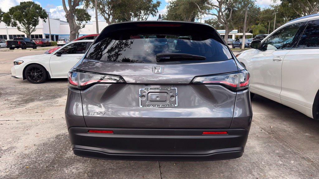 Used 2025 Honda HR-V LX image 8