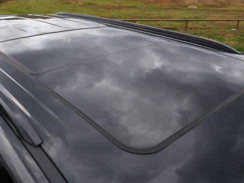 Used 2025 Cadillac Escalade Sport Platinum image 13