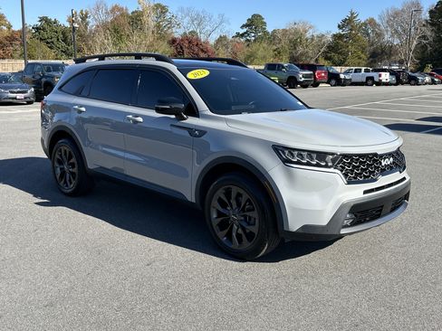 Used 2023 Kia Sorento X-Line EX image 3