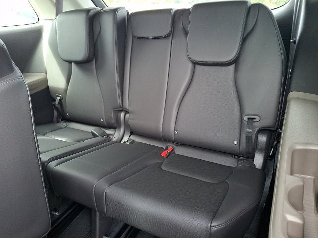 Used 2026 Kia Carnival FWD image 11