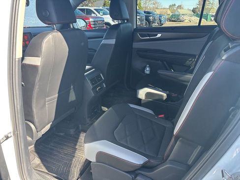 Used 2024 Volkswagen Atlas Peak Edition SEL AWD/4WD image 9