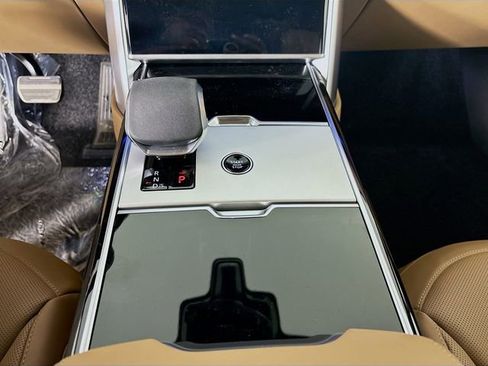 New 2026 Land Rover Range Rover SE image 18