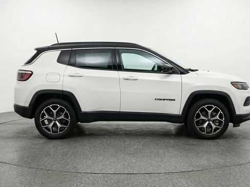 Used 2025 Jeep Compass Limited AWD/4WD image 11