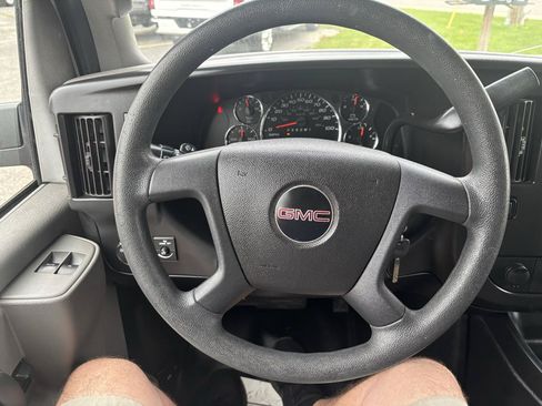 Used 2017 GMC Savana 2500 Extended RWD image 11
