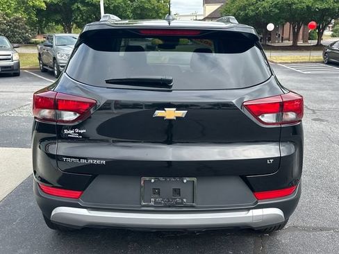 Used 2025 Chevrolet TrailBlazer LT FWD image 4