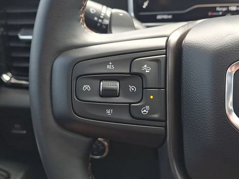Used 2023 GMC Sierra 1500 AT4 w/ Technology Package AWD/4WD image 21