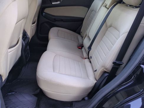 Used 2017 Ford Edge SE AWD/4WD image 18