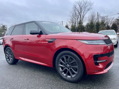 Used 2024 Land Rover Range Rover Sport Dynamic SE image 3