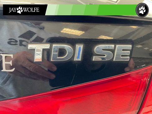 Used 2014 Volkswagen Passat TDI SE FWD image 21