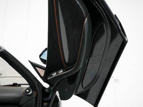 Used 2015 McLaren 650S Spider image 35