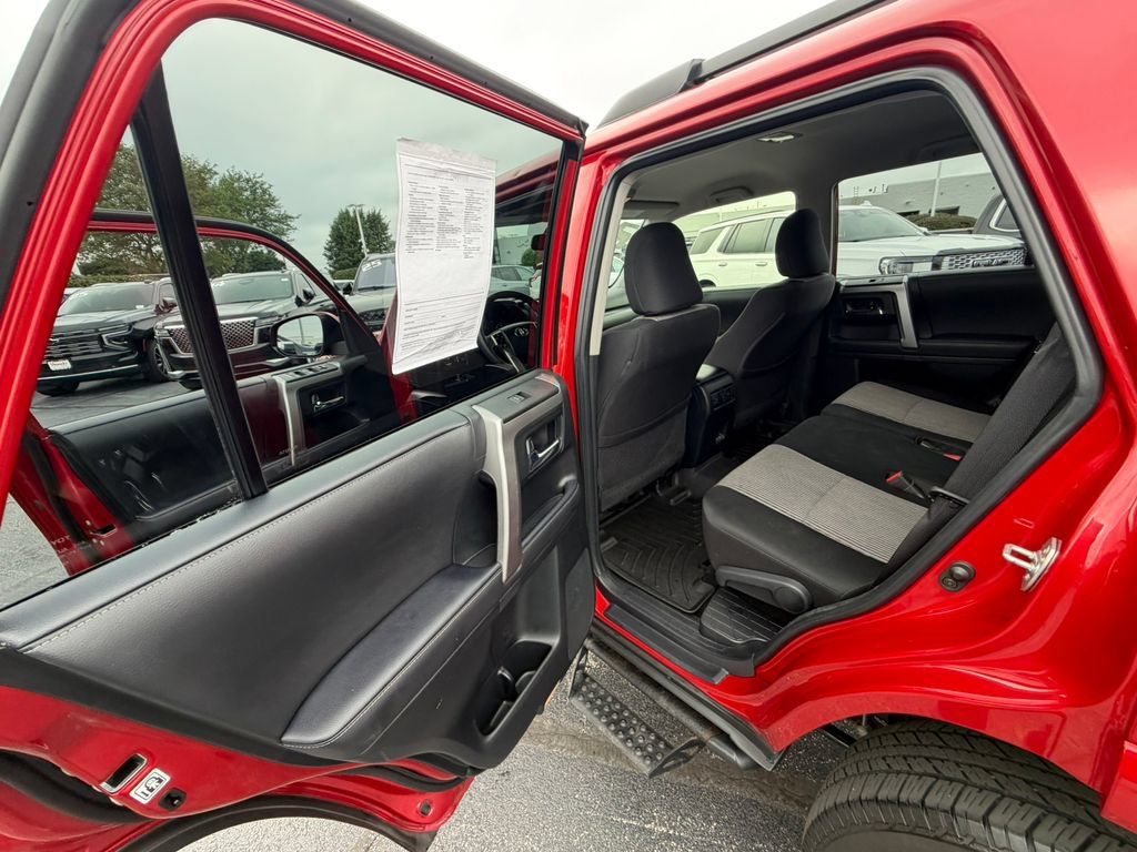 Used 2024 Toyota 4Runner SR5 AWD/4WD image 27