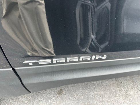 Certified 2024 GMC Terrain SLT image 5