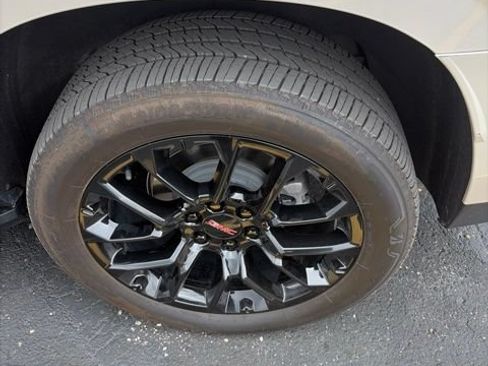 Certified 2024 GMC Yukon Denali AWD/4WD image 3