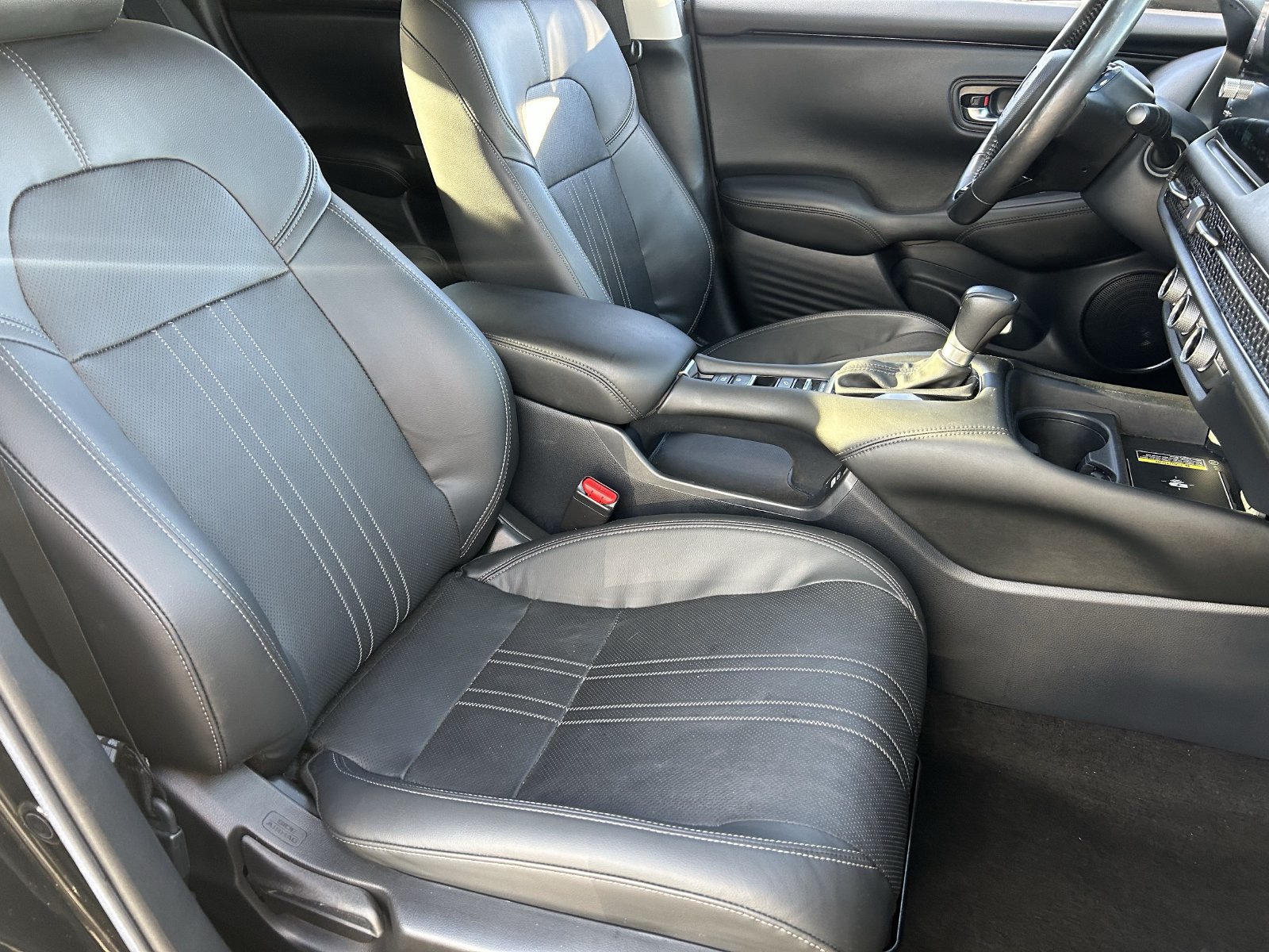 Used 2023 Honda HR-V EX-L image 12