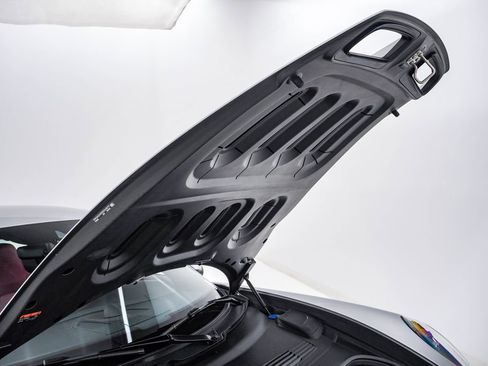 Certified 2024 Porsche 911 GT3 image 40