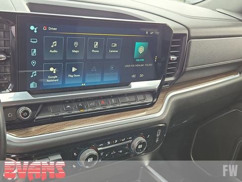 Used 2022 Chevrolet Silverado 1500 LT w/ Z71 Off-Road Package image 6