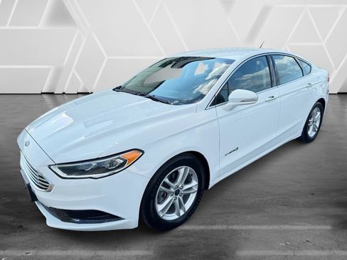 Used 2018 Ford Fusion SE w/ Equipment Group 602A FWD image 5