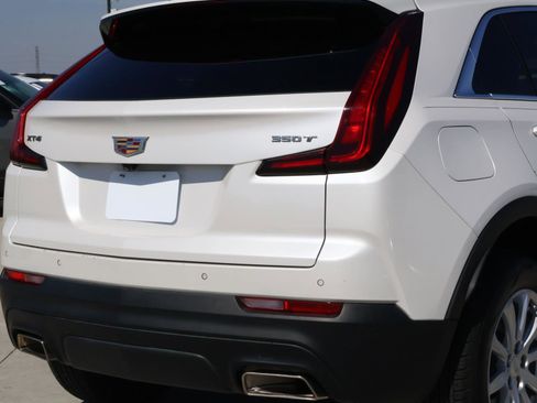 Used 2023 Cadillac XT4 Luxury w/ Cold Weather Package image 11