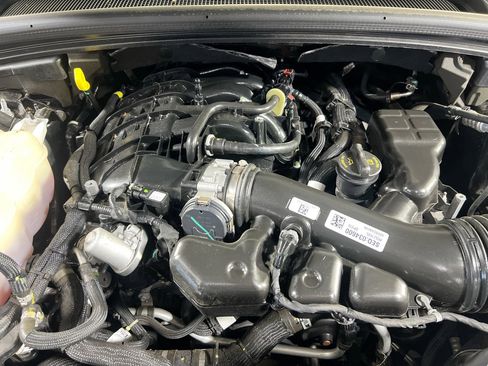 Used 2023 Jeep Grand Cherokee Limited AWD/4WD image 29