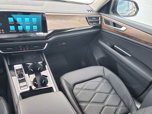 New 2026 Volkswagen Atlas SE FWD image 14