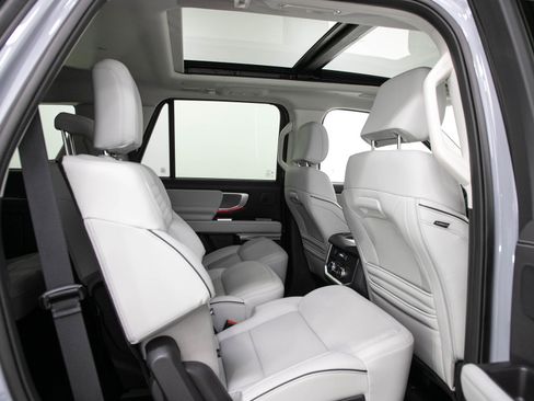 Used 2025 Ford Expedition Platinum w/ Platinum Ultimate Package AWD/4WD image 14