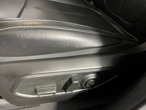 Used 2024 Jeep Grand Cherokee L Limited w/ Luxury Tech Group II image 23