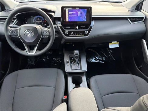 Certified 2026 Toyota Corolla Cross LE AWD/4WD image 21