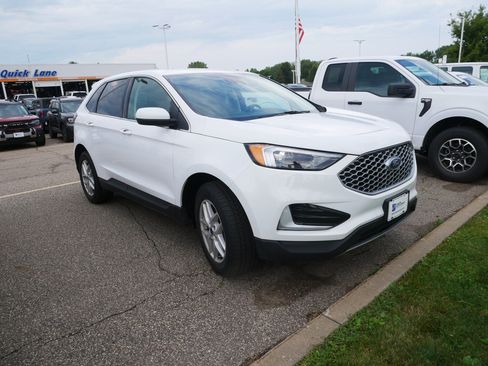Used 2024 Ford Edge SEL AWD/4WD image 3
