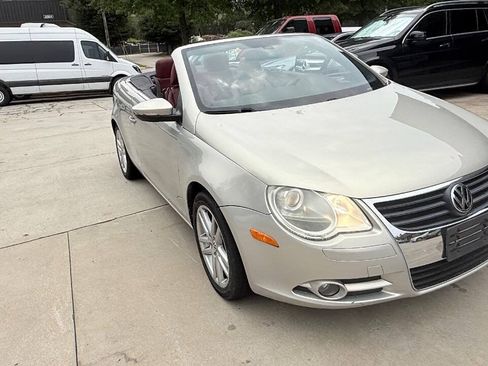Used 2009 Volkswagen Eos Lux FWD image 9