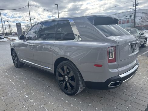 Used 2024 Rolls-Royce Cullinan w/ Interior Detailing Package image 3