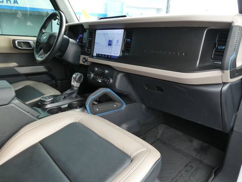 Used 2023 Ford Bronco Wildtrak AWD/4WD image 14