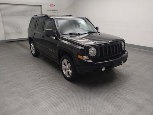 Used 2015 Jeep Patriot Latitude AWD/4WD image 13