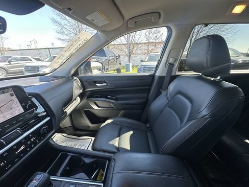 Used 2023 Nissan Pathfinder SL w/ Lighting Package (N92) AWD/4WD image 11