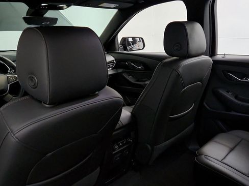 Used 2023 Chevrolet Traverse RS FWD image 24