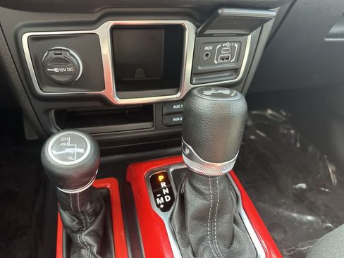 Used 2024 Jeep Wrangler Unlimited Sport AWD/4WD image 28