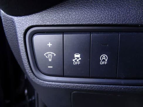 Used 2025 Kia Soul LX w/ LX Technology Package FWD image 14