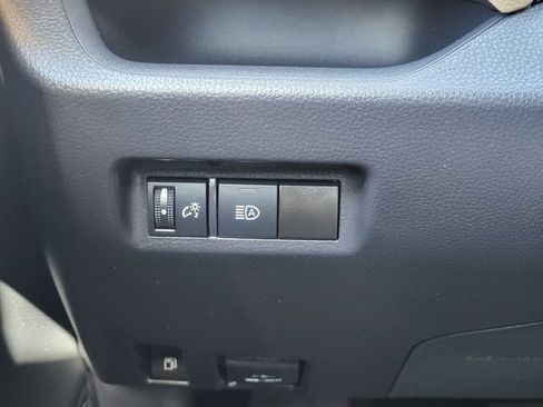 Used 2025 Toyota RAV4 LE AWD/4WD image 20