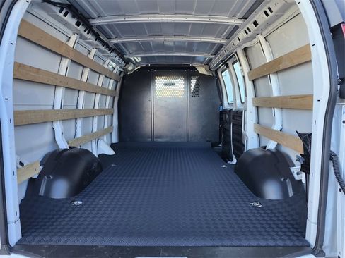 Used 2024 Chevrolet Express 2500 w/ Driver Convenience Package image 19