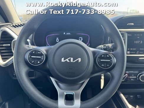 Used 2025 Kia Soul LX w/ LX Technology Package FWD image 10