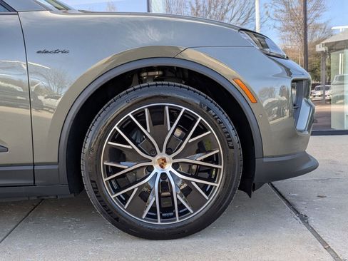New 2026 Porsche Macan 4 Electric AWD/4WD image 11