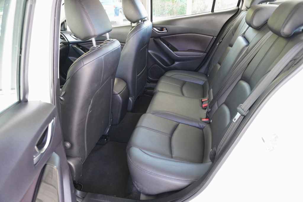 Used 2018 MAZDA MAZDA3 Touring FWD image 10