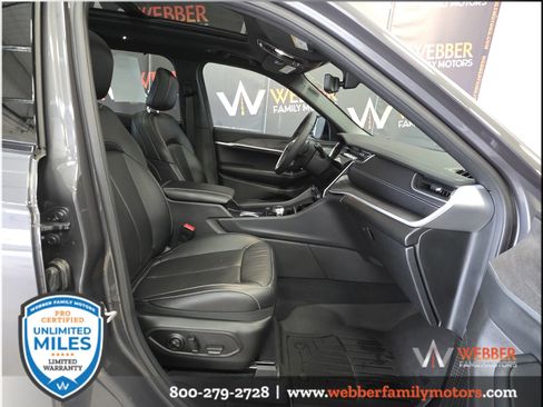 Used 2024 Jeep Grand Cherokee L Limited w/ Luxury Tech Group II AWD/4WD image 12